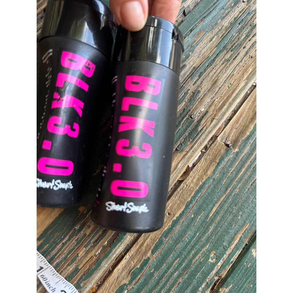 Stuart Semple BLK 3.0 Ultra Matte Blackest Black Acrylic Paint Set of 2 Bottles - Picture 3 of 6